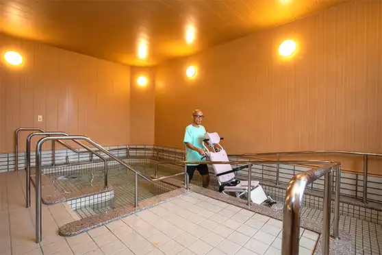 「スロープ付きの浴槽」の写真